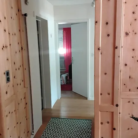 Zentral Gelegene Sonnige Und Ruhige 아파트 *